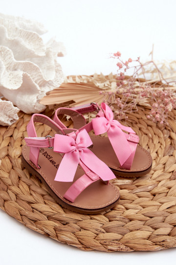 Lackierte Kindersandalen mit Bändern und Klebeverschlüssen rosa Joratia