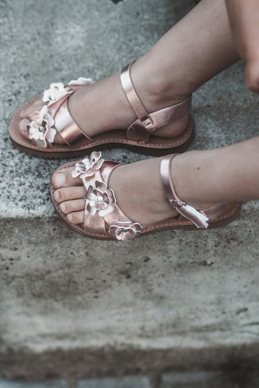 sandales Enfant Ozdobione à motifs floraux avec attaches adhésives rose Fagossa sandales Enfant Ozdobione à motifs floraux avec attaches adhésives rose Fagossa
