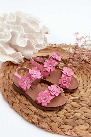 Lackierte Kindersandalen Ozdobione mit Blumenmotiven rosa Tinette