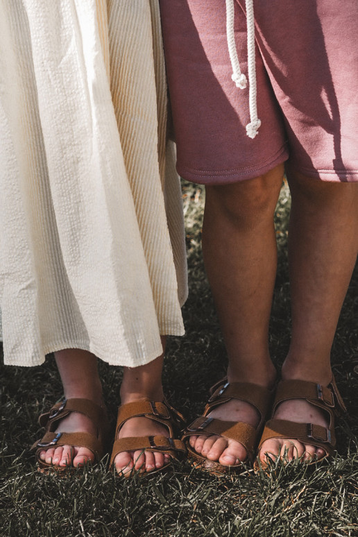 sandales Plateforme enfant avec attaches adhésives couleur marron Rorria