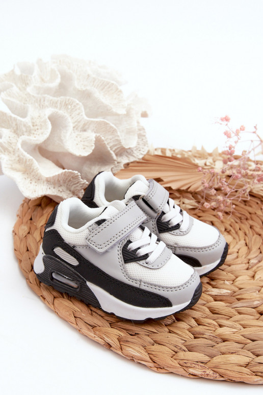 Modèle de sneaker enfant chaussures à attaches adhésives couleur gris Krissandra