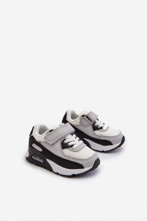 Modèle de sneaker enfant chaussures à attaches adhésives couleur gris Krissandra