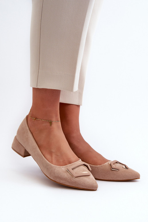 Schuhe mit niedrigem Absatz und Ornamenten aus Öko-Wildleder S.Barski KV27-034 beige Schuhe mit niedrigem Absatz und Ornamenten aus Öko-Wildleder S.Barski KV27-034 beige