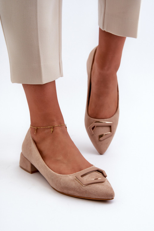Schuhe mit niedrigem Absatz und Ornamenten aus Öko-Wildleder S.Barski KV27-034 beige Schuhe mit niedrigem Absatz und Ornamenten aus Öko-Wildleder S.Barski KV27-034 beige