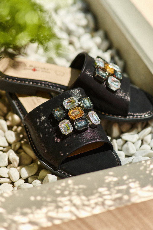 Damespantoffels met mooie details S.Barski KV27-031 kleur zwart