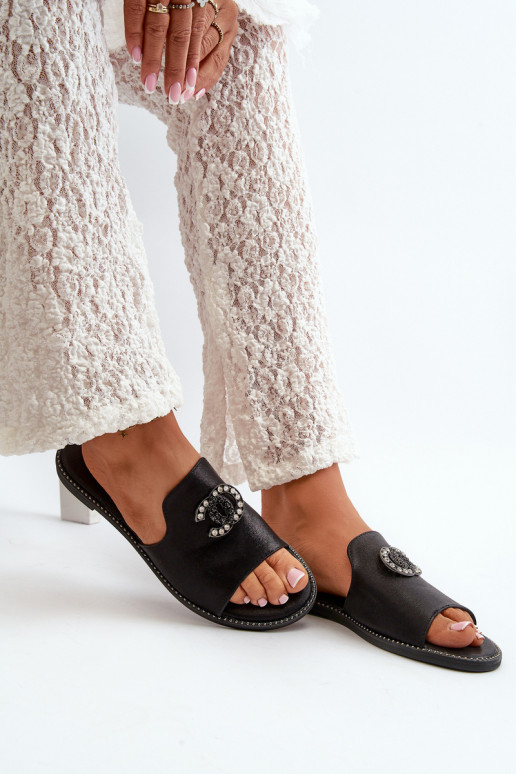 Elegante stijl Damespantoffels met glans met ornamenten S.Barski KV27-050 zwarte kleur Elegante stijl Damespantoffels met glans met ornamenten S.Barski KV27-050 zwarte kleur