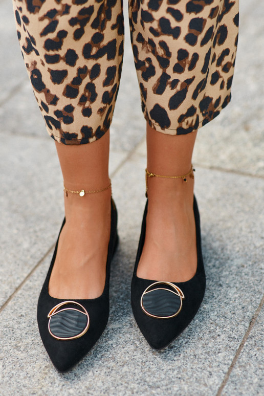 Schoenen met lage hak Z gemaakt van eco-suède S.Barski KV27-037 zwarte kleur Schoenen met lage hak Z gemaakt van eco-suède S.Barski KV27-037 zwarte kleur