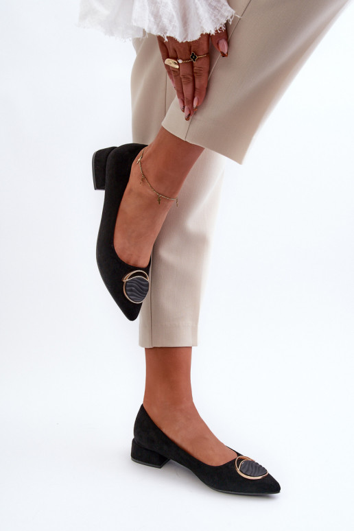 Schoenen met lage hak Z gemaakt van eco-suède S.Barski KV27-037 zwarte kleur Schoenen met lage hak Z gemaakt van eco-suède S.Barski KV27-037 zwarte kleur