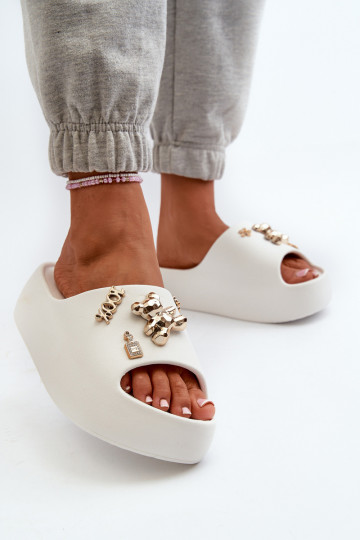 Damespantoffels Lengva Lichte pantoffels met mooie details in de witte kleur Orchia 2
