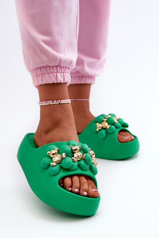 Damespantoffels Lichte pantoffels met mooie details en een massieve zool in groene Bremavia Damespantoffels Lichte pantoffels met mooie details en een massieve zool in groene Bremavia
