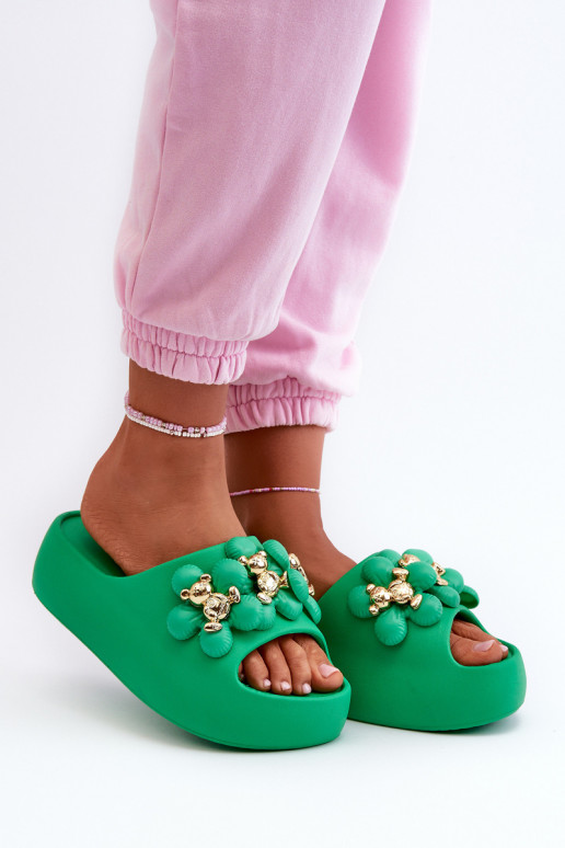 Chaussons Femme Chaussons légers avec de beaux détails à semelle massive en vert Bremavia