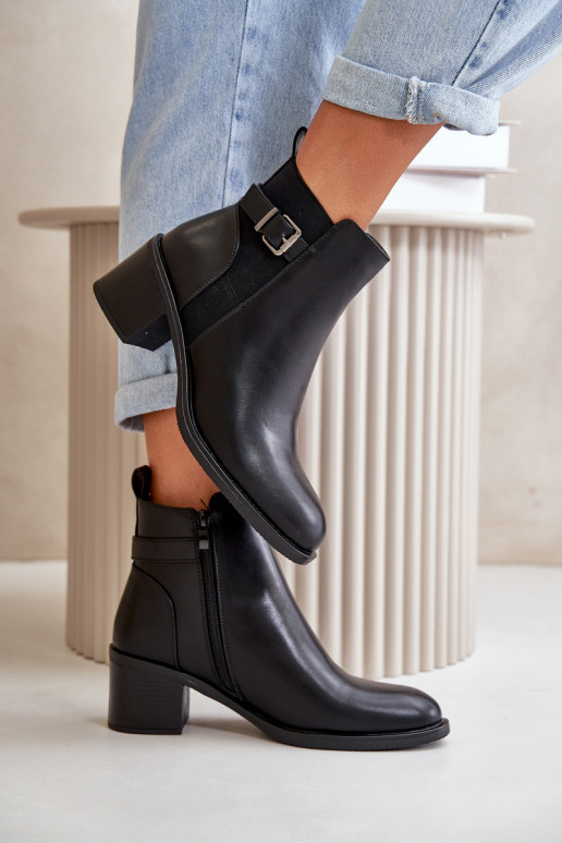 Gewärmte Damenstiefel mit Absätzen und Schnallen aus schwarzem Nevillira Gewärmte Damenstiefel mit Absätzen und Schnallen aus schwarzem Nevillira