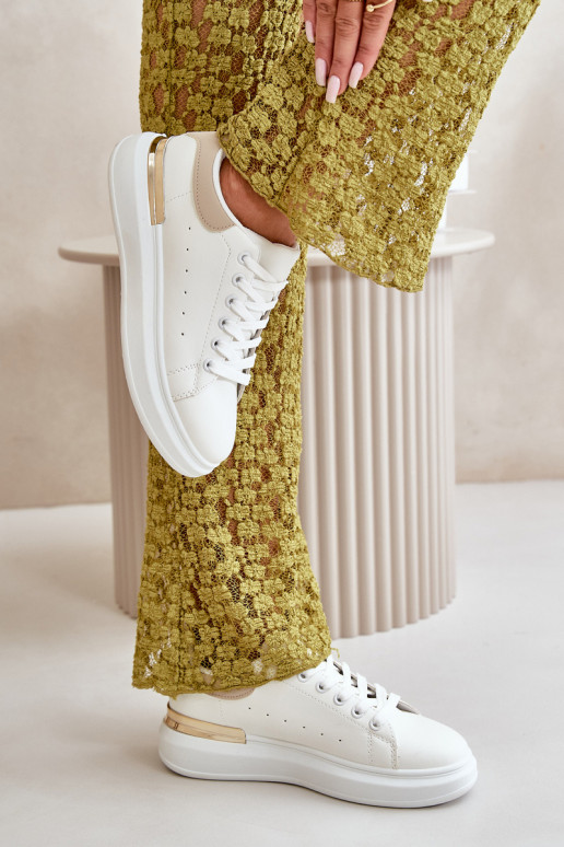 Faible Chaussures de loisirs avec une plateforme en cuir écologique Blanc-beige Nevelena