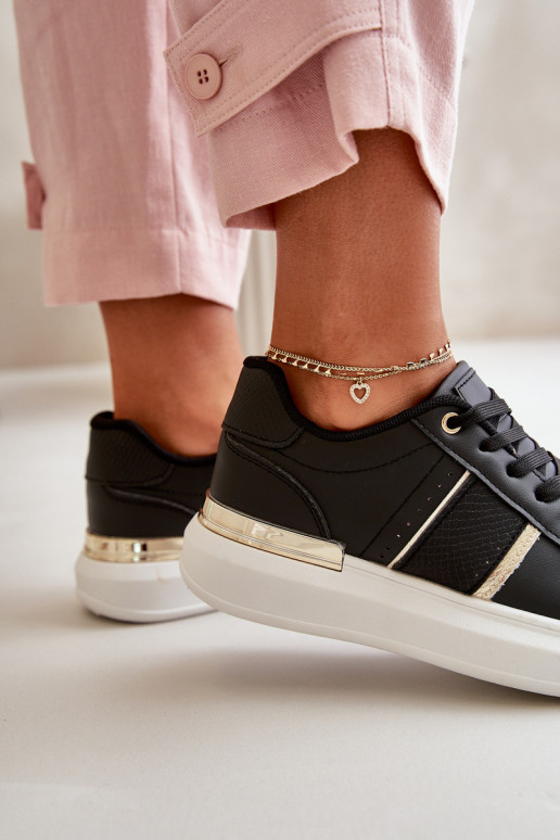 À la mode Chaussures modèle baskets Féminin avec une plateforme en cuir écologique couleur noire Nevisase