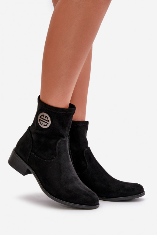 Damen-Stiefeletten mit Reißverschlüssen im Schloss. Mit dekorativen Details aus Öko-Wildleder in der Farbe Schwarz von Lerioria