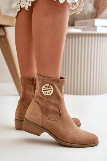 Bottes Pour Femmes Bouclées Au Château Avec Des Détails Ornés En Daim Écologique En Beige Lerioria 2