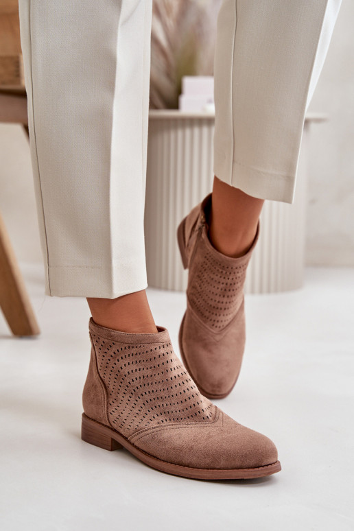 Bottes pour femmes avec des talons larges avec des éléments ajourés marron S.Barski HY42-076 Bottes pour femmes avec des talons larges avec des éléments ajourés marron S.Barski HY42-076