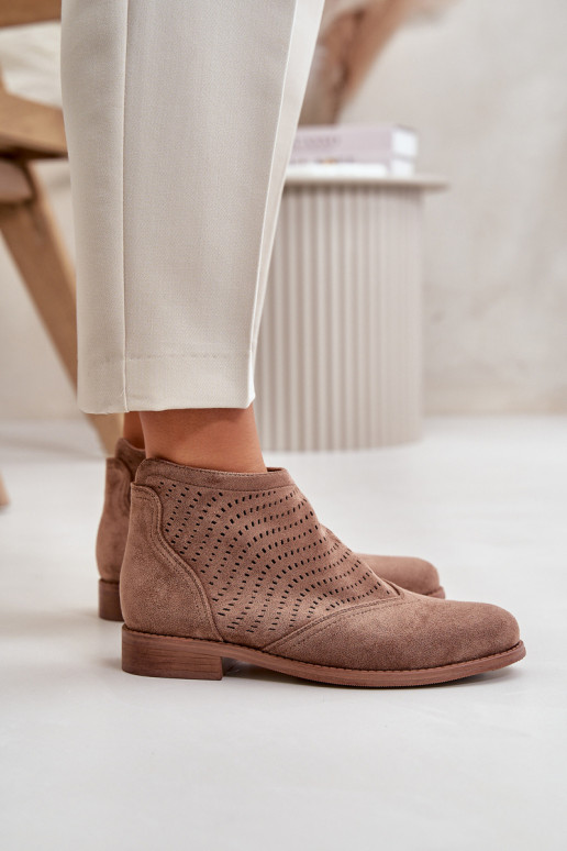 Bottes pour femmes avec des talons larges avec des éléments ajourés marron S.Barski HY42-076 Bottes pour femmes avec des talons larges avec des éléments ajourés marron S.Barski HY42-076