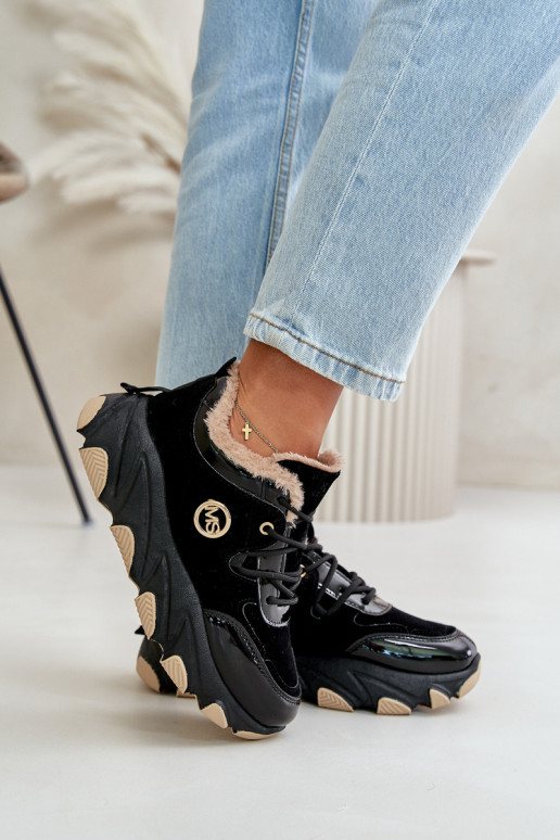 Damen-Sportschuhe mit Schnürsenkeln und Plateau in Schwarz von Biaola Damen-Sportschuhe mit Schnürsenkeln und Plateau in Schwarz von Biaola