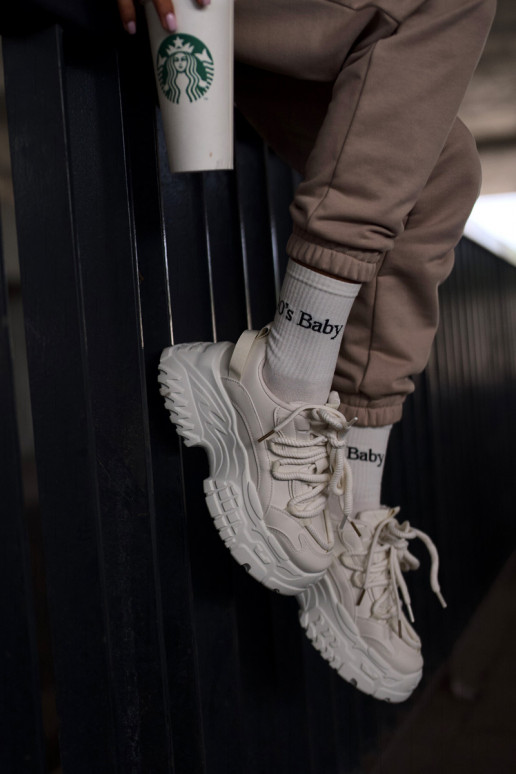 Sneakers Modell Schuhe Damen mit modischen massiven Sohlen in der Farbe Elfenbein Nevela Sneakers Modell Schuhe Damen mit modischen massiven Sohlen in der Farbe Elfenbein Nevela