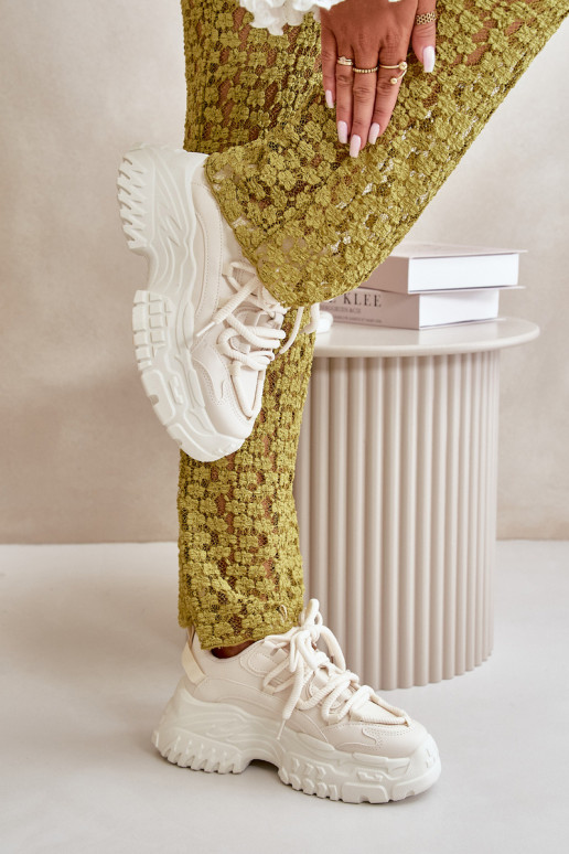 Sneakers Modell Schuhe Damen mit modischen massiven Sohlen in der Farbe Elfenbein Nevela Sneakers Modell Schuhe Damen mit modischen massiven Sohlen in der Farbe Elfenbein Nevela
