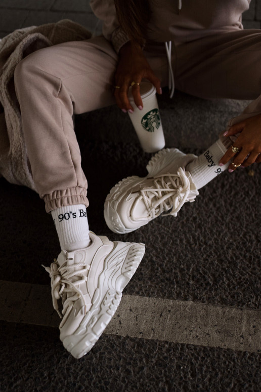Sneakers Modell Schuhe Damen mit modischen massiven Sohlen in der Farbe Elfenbein Nevela Sneakers Modell Schuhe Damen mit modischen massiven Sohlen in der Farbe Elfenbein Nevela