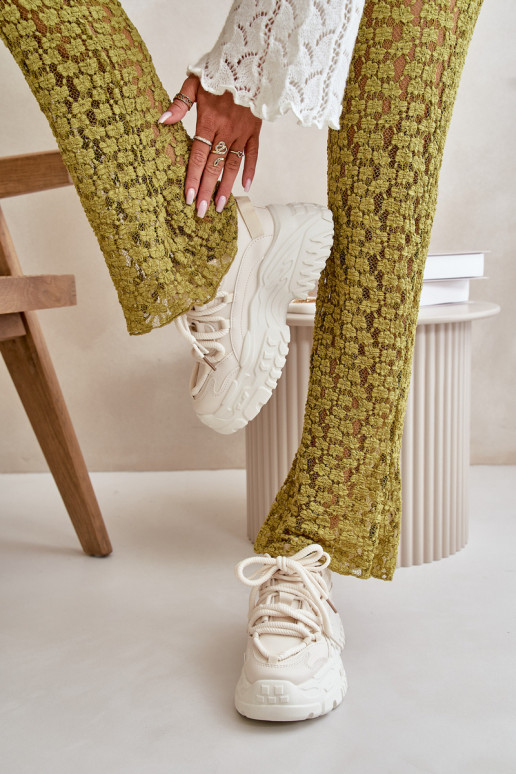 Sneakers Modell Schuhe Damen mit modischen massiven Sohlen in der Farbe Elfenbein Nevela Sneakers Modell Schuhe Damen mit modischen massiven Sohlen in der Farbe Elfenbein Nevela