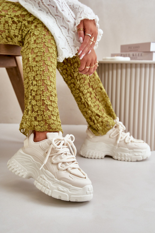Sneakers Modell Schuhe Damen mit modischen massiven Sohlen in der Farbe Elfenbein Nevela Sneakers Modell Schuhe Damen mit modischen massiven Sohlen in der Farbe Elfenbein Nevela
