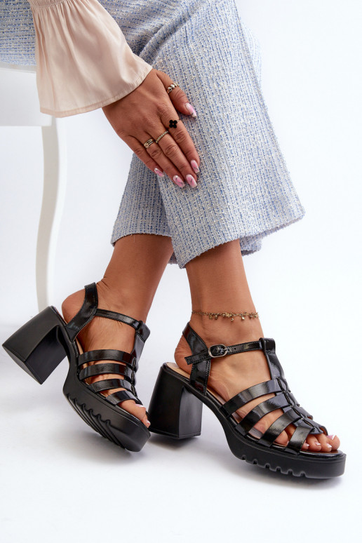 mit Lackeffekt Damen-Sandalen mit hohen Absätzen in der Farbe Schwarz von Aninifer