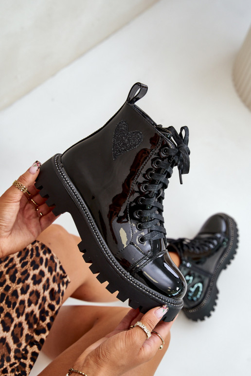 mit Lackeffekt Damenstiefel Zum Schloss Mit Dekorationen mit Herzenm schZuarze Farbe Obeena mit Lackeffekt Damenstiefel Zum Schloss Mit Dekorationen mit Herzenm schZuarze Farbe Obeena