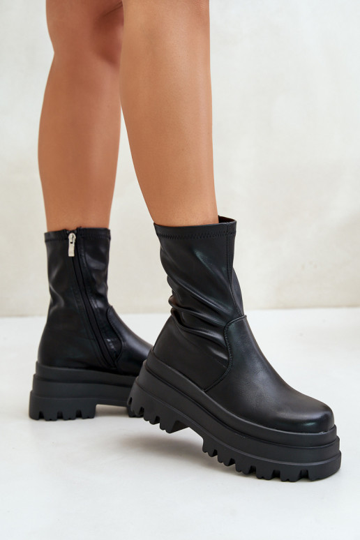 Bottes avec une plateforme couleur noire Florinara
