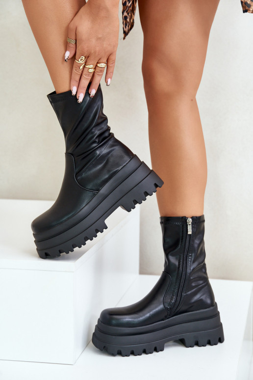 Bottes avec une plateforme couleur noire Florinara