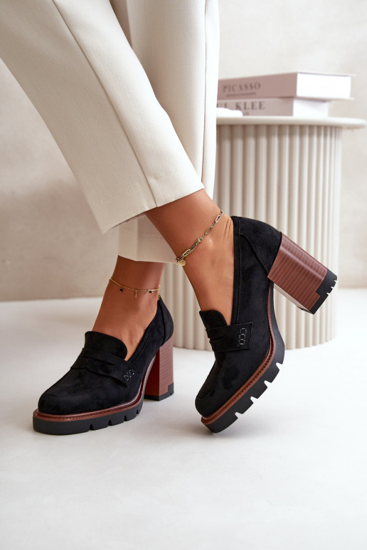 Damesschoenen met hoge hakken gemaakt... Damesschoenen met hoge hakken gemaakt...