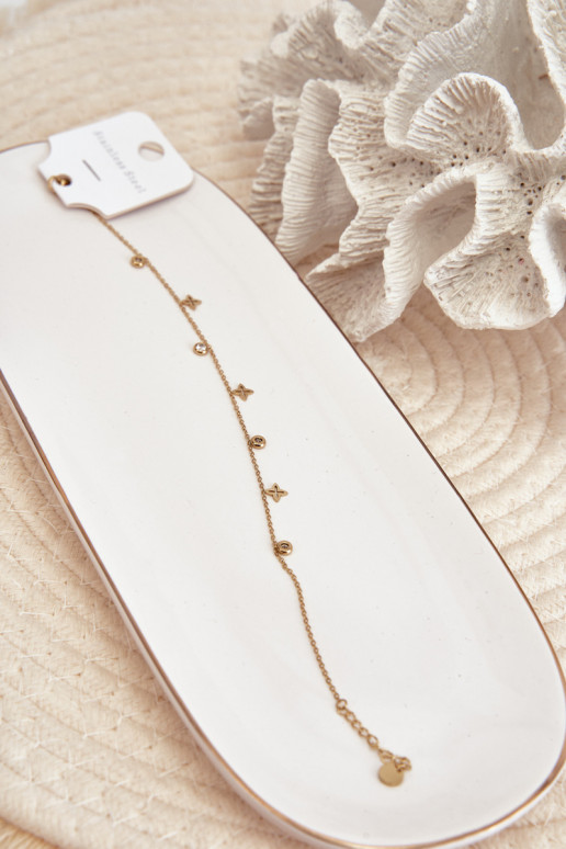 Le bracelet est en or Le bracelet est en or