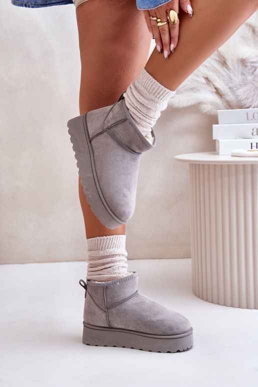 Bottes de neige Féminin avec une plateforme réchauffer avec de la fourrure à l intérieur couleur grise Xamella