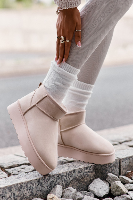 Bottes de neige Féminin avec une plateforme réchauffer avec de la fourrure à l intérieur couleur ivoire Xamella Bottes de neige Féminin avec une plateforme réchauffer avec de la fourrure à l intérieur couleur ivoire Xamella