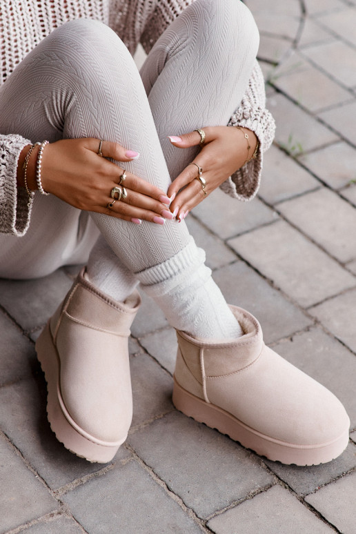 Bottes de neige Féminin avec une plateforme réchauffer avec de la fourrure à l intérieur couleur ivoire Xamella Bottes de neige Féminin avec une plateforme réchauffer avec de la fourrure à l intérieur couleur ivoire Xamella