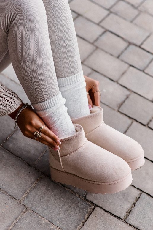Bottes de neige Féminin avec une plateforme réchauffer avec de la fourrure à l intérieur couleur ivoire Xamella Bottes de neige Féminin avec une plateforme réchauffer avec de la fourrure à l intérieur couleur ivoire Xamella
