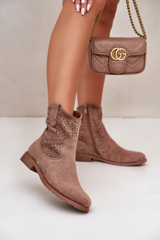 Durchbrochene Damenabsätze mit... Durchbrochene Damenabsätze mit...