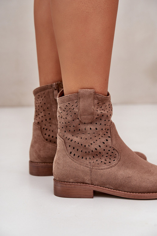 Dames opengewerkte hak met brede hak... Dames opengewerkte hak met brede hak...