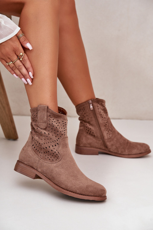 Durchbrochene Damenabsätze mit... Durchbrochene Damenabsätze mit...