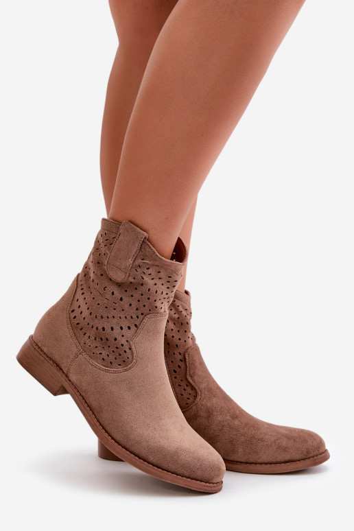 Durchbrochene Damenabsätze mit... Durchbrochene Damenabsätze mit...