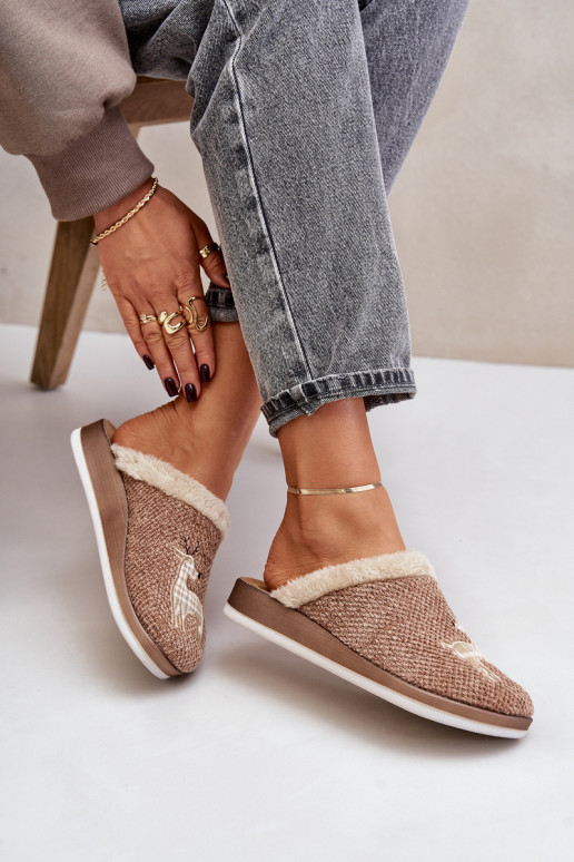 Chaussons Féminin avec des cerfs et un manteau de fourrure Inblu CT000034 beige Chaussons Féminin avec des cerfs et un manteau de fourrure Inblu CT000034 beige