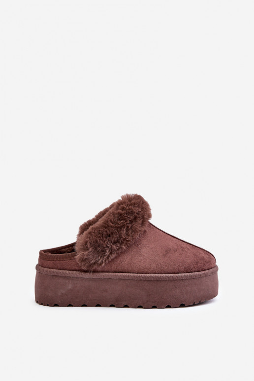 Chaussons Féminin avec une plateforme avec un manteau de fourrure marron Linaris Chaussons Féminin avec une plateforme avec un manteau de fourrure marron Linaris