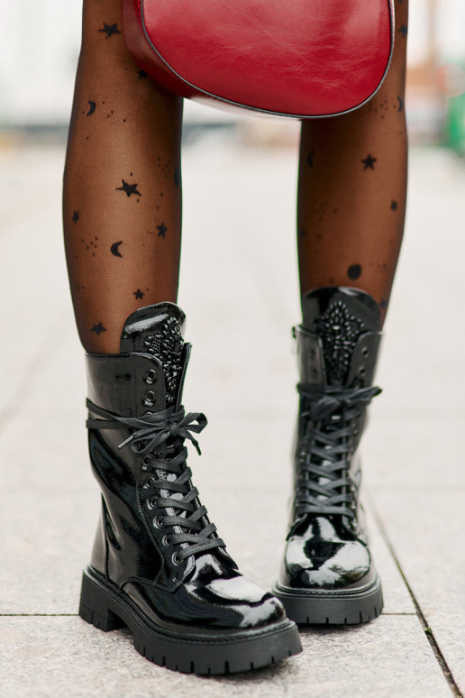 avec effet vernis réchauffer Bottines de travail avec des ornements couleur noire Kelilea avec effet vernis réchauffer Bottines de travail avec des ornements couleur noire Kelilea