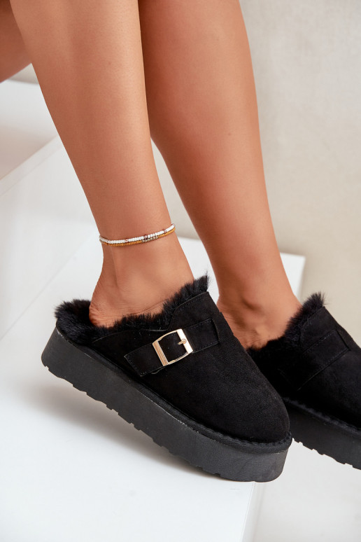 Chaussons Féminin Sur une semelle épaisse avec un manteau de fourrure I avec boucles couleur noire Linneola