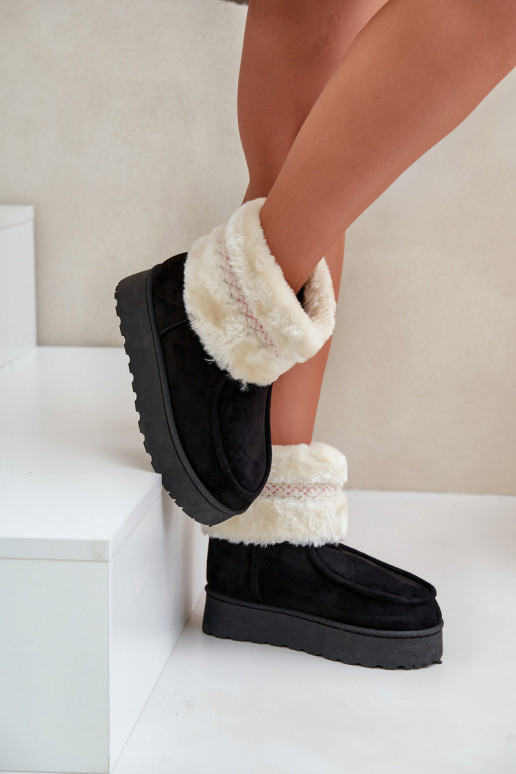 Bottes de neige Féminin avec une plateforme avec un manteau de fourrure I Un exemple couleur noire Deepanti Bottes de neige Féminin avec une plateforme avec un manteau de fourrure I Un exemple couleur noire Deepanti