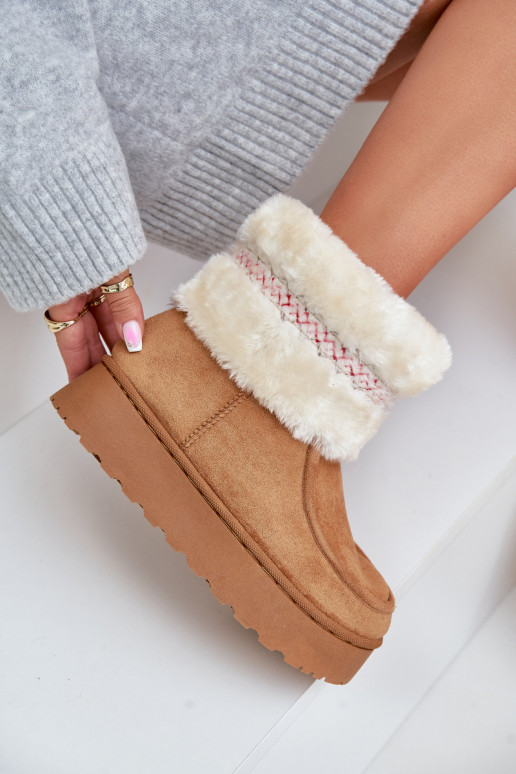 Bottes de neige Féminin avec une plateforme avec un manteau de fourrure I Un exemple marron Deepanti Bottes de neige Féminin avec une plateforme avec un manteau de fourrure I Un exemple marron Deepanti