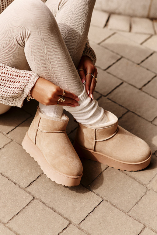 bottes de neige pour femmes avec une plateforme pour se réchauffer avec de la fourrure à l'intérieur couleur beige Xamella