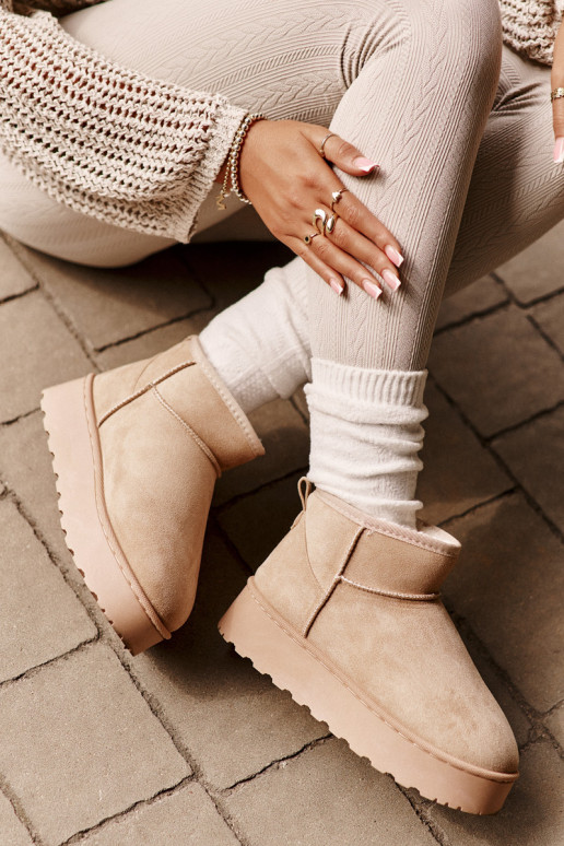 bottes de neige pour femmes avec une plateforme pour se réchauffer avec de la fourrure à l'intérieur couleur beige Xamella